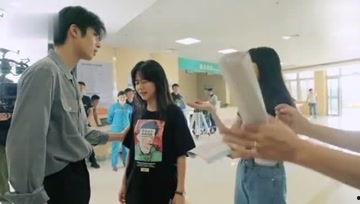 吃瓜娱乐女汉子